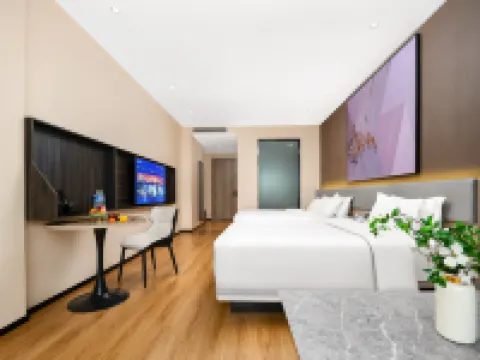 White Swan Hotel (Weihui City Government Store) Hotels in Weihui