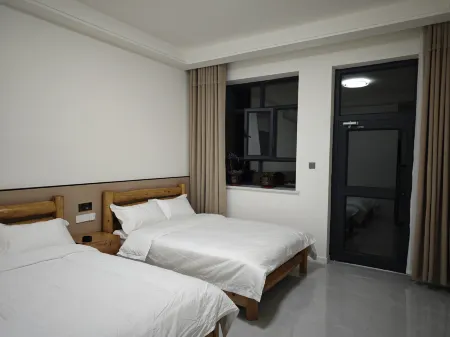 Huashe Mountain B&B Отели рядом с достопримечательностью «Kurdning·Bai Rui Camp»