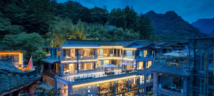 Qingcheng Houshan ·Yueting Lanshe Hot Spring Homestay Hotels in Dujiangyan City