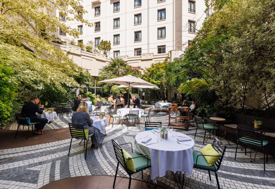 5. 노보텔 파리 레..