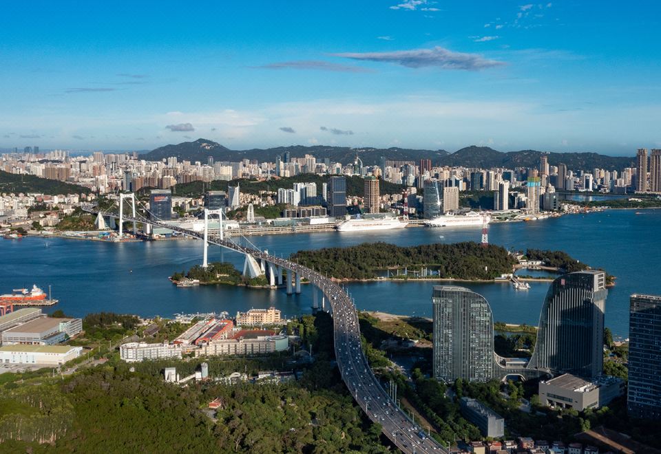 화럭스 샤먼 하이창의 화려한 외관