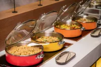 Baocheng Zhixuan Hotel (Luoshan Dingsheng Plaza Branch) فنادق في لوى شان