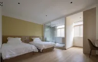 Guotian Theme Hotel (Zhenjiang Jiangsu University)
