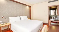 NH Sevilla Plaza de Armas Hotels in Camas