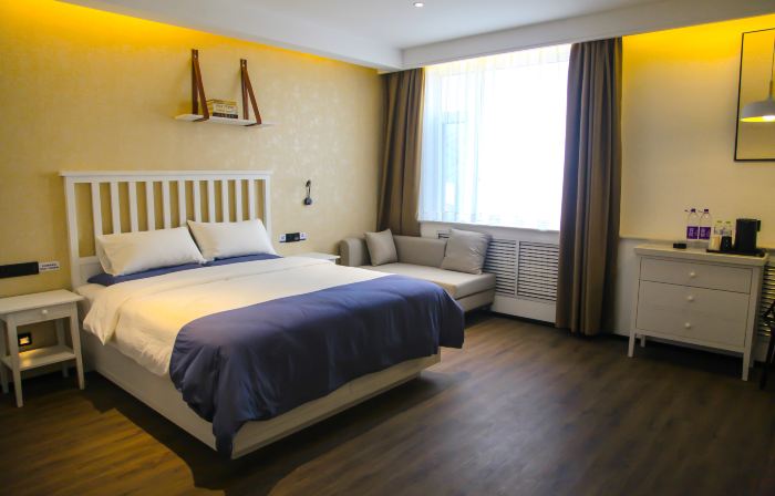 Jiayi Hotel (Xintai Xinwen bus station)