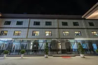 Dunhuang Bishuiyangguang Hotel (Shazhou Ancient City Danghe) Hotels near Dunhuang Ancient City