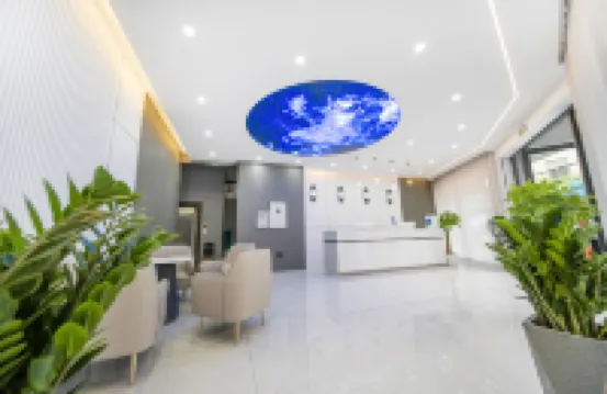 Haiyue Movie Hotel (Mengzi Wencui Road)