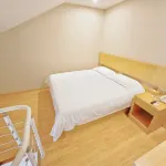 Watson Holiday Hotel (Jurong Renmin Road Gexian Lake Park)