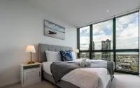 Melbourne Private Apartments - Collins Street Waterfront, Docklands