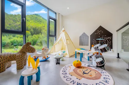 Yinlu · Guanyue Mountain View Luxury Vacation Homestay - Mountain view