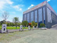 Ningqiang Mingyu Yizhu hotel - parcheggio
