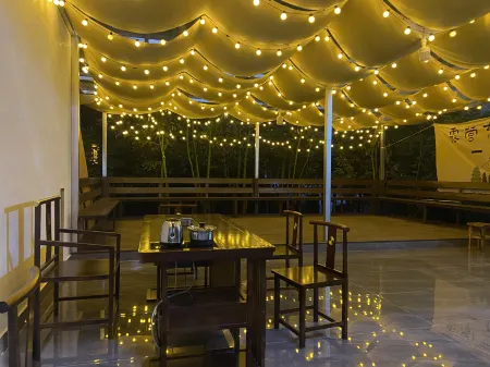 Moon Homestay Cloud Residence(Sanyi Internationai AirportStore) Отели рядом с Аэропорт Лицзян