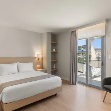 Gallery Central Piraeus Port