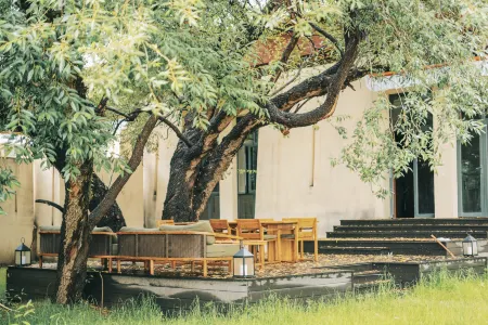 Shigatse Summer Palace Healing Hotel Отели в г. Шигадзе