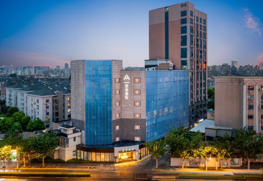 2. 상하이 징안 다..