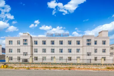 Tashkurgan REZEN LONGUU HOTEL 홍칠라푸 공항 주변 호텔