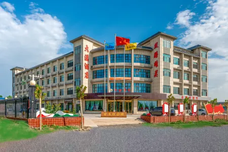 Desert Hotel Отели рядом с достопримечательностью «Первая средняя школа в Таймэнгуане»