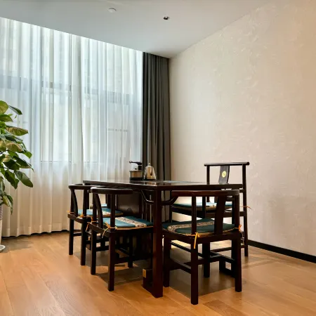 Pingdingshan Liyun Fenglong Hotel