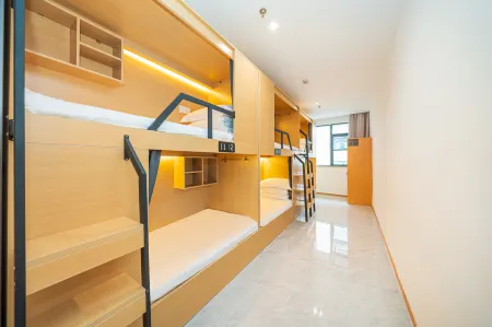 Dengba Inn (Shanghai Aegean Shopping Center Longbai Xin Cun Subway Station Branch)