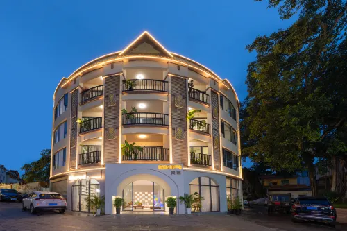 青榕裡·美宿（芒市廣場傣族古鎮店）