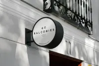 60 Balconies Iconic Hotel di 