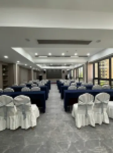 Lejoy Shangpin Hotel (Xiangxiang Yumen Commercial Street Store)