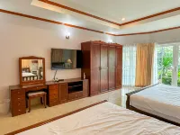 Let's Chill PoolVilla Pattaya Najomtien & Sattahip Hotels in Na Chom Thian