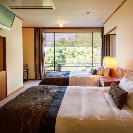 Nakanobo Zuien (Adult Only)