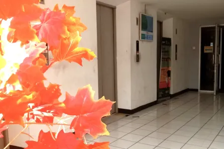 Gunung Putri Square by Veto Rooms