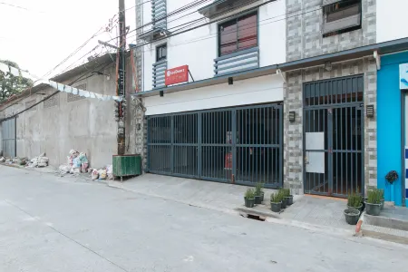 RedDoorz near Christ the King Medical Center