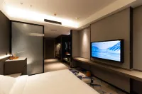 Yunman Four Seasons Hotel Hotels in Yakeshi