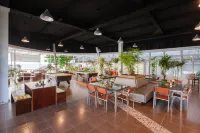 Al's Resort - breakfast