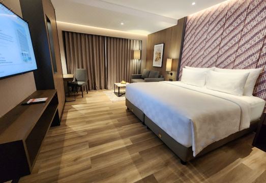 4. 요기야카르타 스..