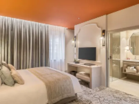 Best Western Premier Hotel les Sept Fontaines Hotels in Tournus