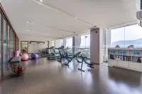 Elong Hotel (Zhaoqing Qixingyan Archway Plaza)