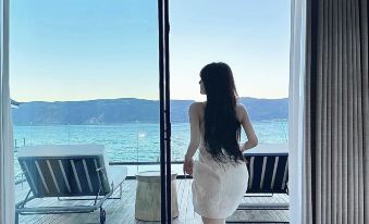 Dali Awakening in Shanhai Seaview Hotel (Erhai S Bay Ecological Corridor Xia Bo Chun Branch)