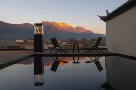 Xue Luo Light Luxury‌ SnowMountainSceneryVilla