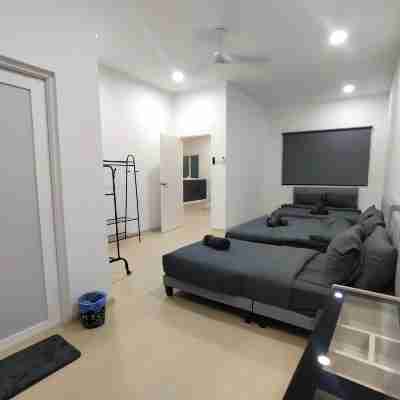 UjongPasir ModenHouse - Karaok/MsgChair/ArcadeGame Rooms