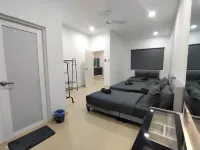 UjongPasir ModenHouse - Karaok/MsgChair/ArcadeGame