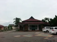 Hotel Surya Majapahit - parking