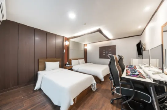 Suwon Station J Hotel スクジ公園周辺のホテル