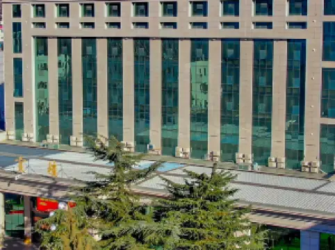 Alberghi Selezionati a 4 stelle a Pingliang: le opzioni più popolari