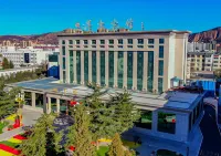 Pingliang Hotel - parking