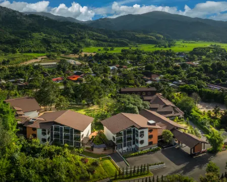 ทนา สปริง รีสอร์ท โรงแรมในอำเภอ แม่จัน