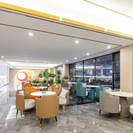 Jiangling Shiguang Hotel (Yidu Xunlong Water Street Branch)