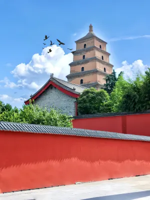 禧漫Hope·百年古皁樹·靜奢香居設計師飯店(大唐不夜城大雁塔店) 巧克巧蔻·巧克力博物館(西安大唐不夜城館)附近的飯店