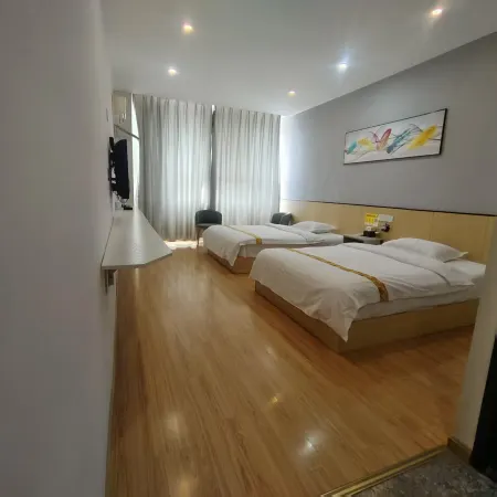 Luojiang Yijia Business Hotel Отели рядом с достопримечательностью «Sichuan Institute of Technology (Luojiang Campus)»