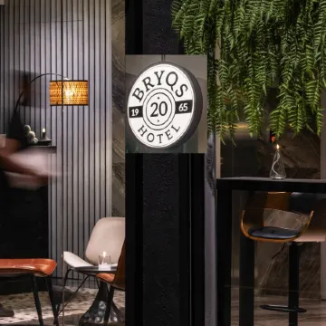 BRYQS Hotel KL Sentral Отели рядом с достопримечательностью «Центральный железнодорожный вокзал Куала-Лумпура»