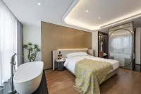 Yuexuan Hotel (Chongqing Jiefangbei Hongya Cave Branch)