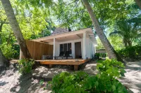 Beachcomber Island Resort Hotels in 